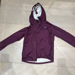 Patagonia Women’s Rain Shell Jacket Medium Purple